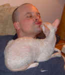 Creme.and.Yann.kiss.jpg (44933 bytes)