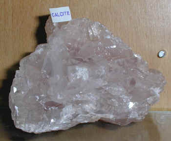 calcite.crystals..jpg (77682 bytes)