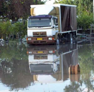 car.wash.heavy.vehicle.jpg (54809 bytes)