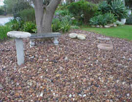garden.pebbles.jpg (127040 bytes)