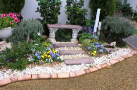 garden.sitting.pebbles.jpg (108731 bytes)