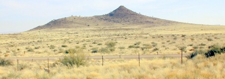 hill.namibia.jpg (22175 bytes)