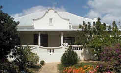 house_South_Africa.jpg (44046 bytes)